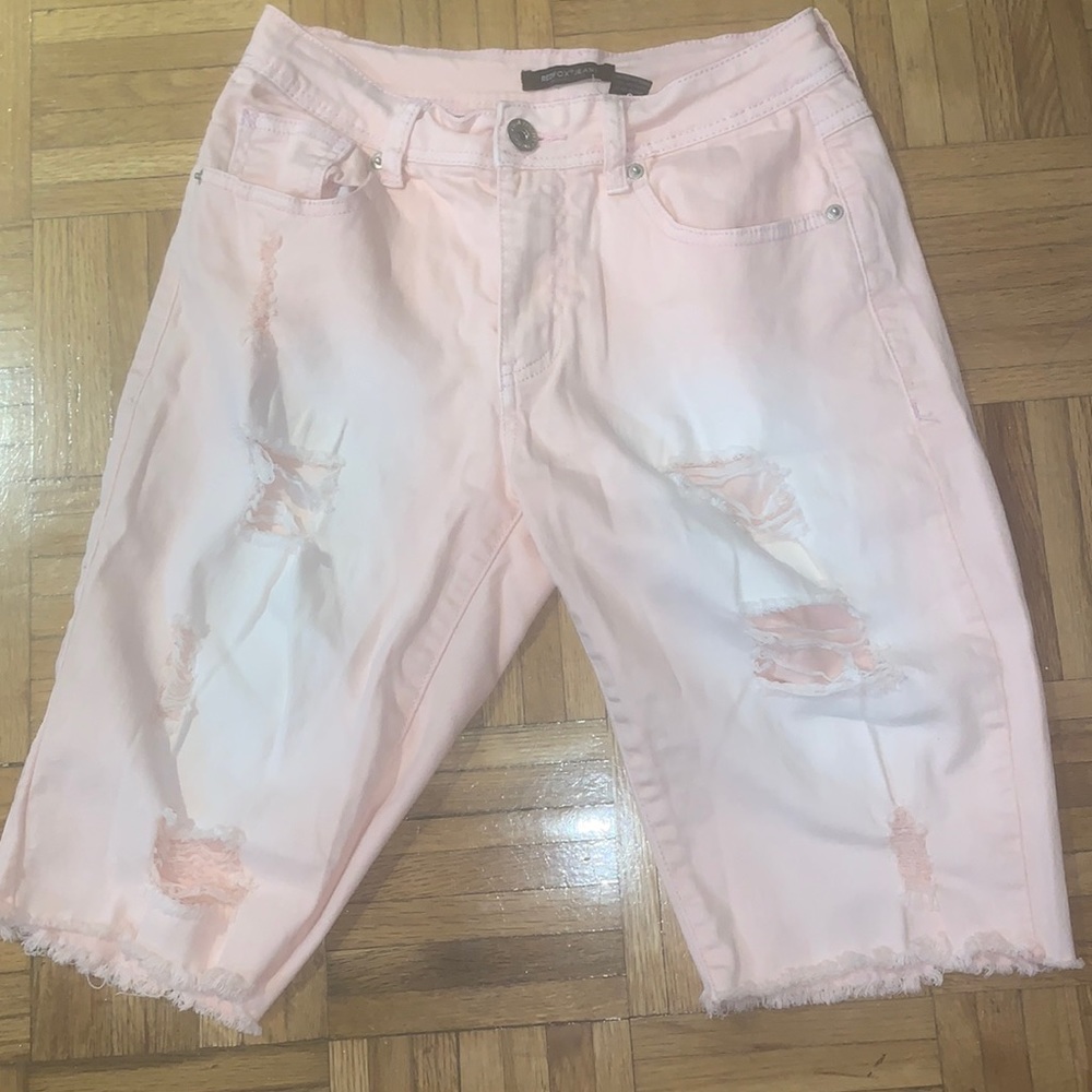 Hip distressed pink shorts